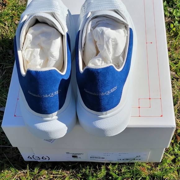 Alexander McQueen Sneakers - Picture 2 of 5